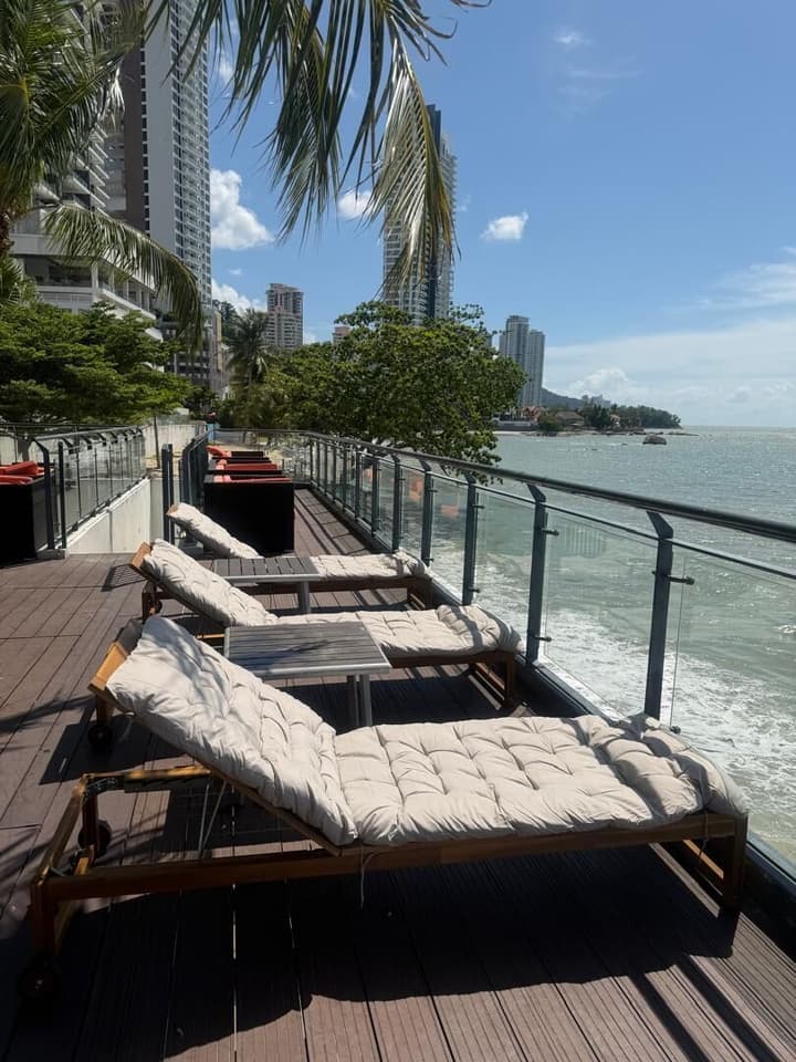 Hompton by the Beach Penang