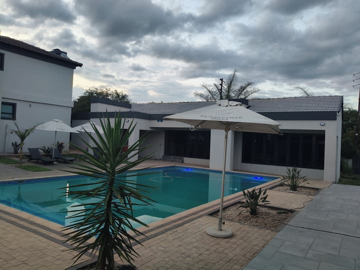 Sagwadi Hotel