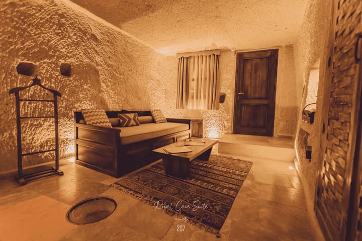 Nino Cave Suites