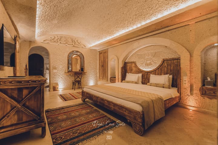 Nino Cave Suites