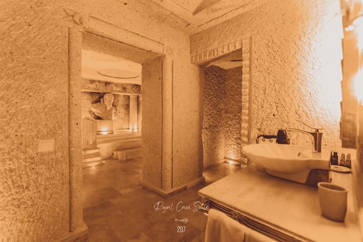 Nino Cave Suites