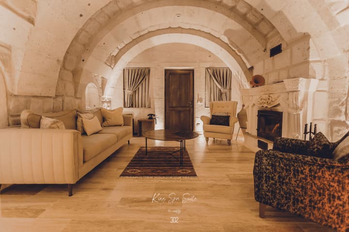 Nino Cave Suites