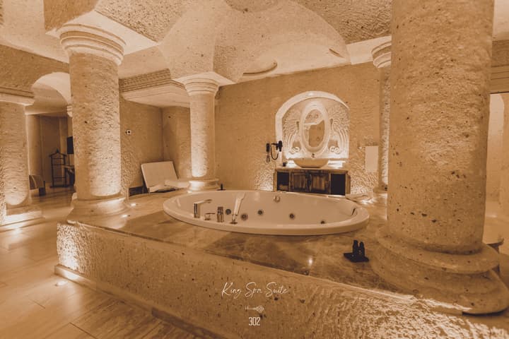 Nino Cave Suites