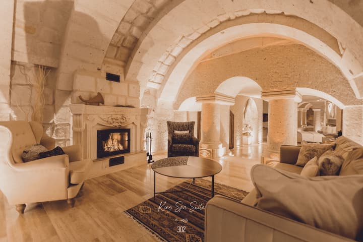 Nino Cave Suites