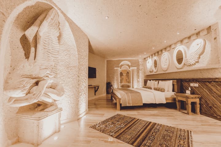 Nino Cave Suites