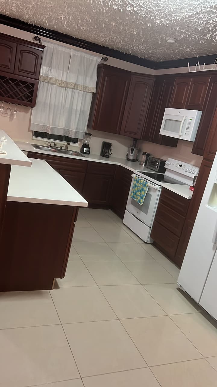 Island Turquoise Rental
