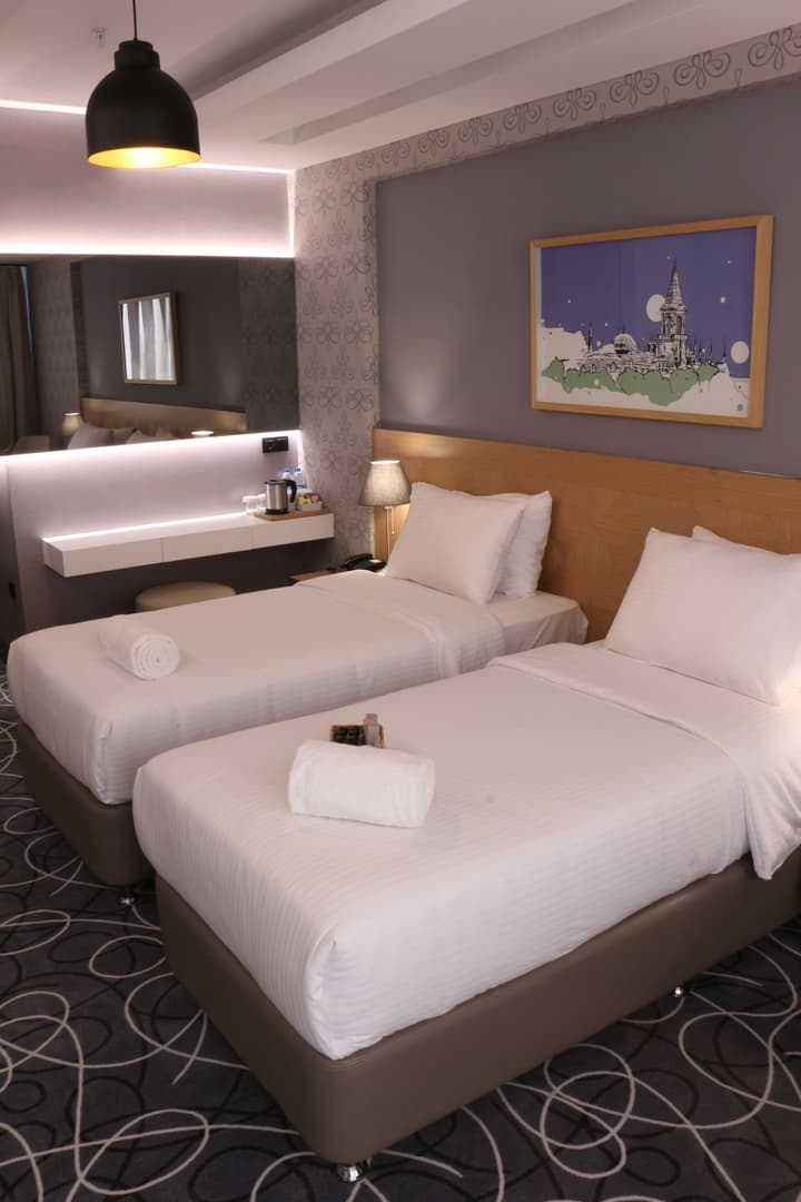 Four-G Hotel