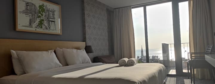 Four-G Hotel
