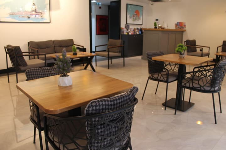 Four-G Hotel
