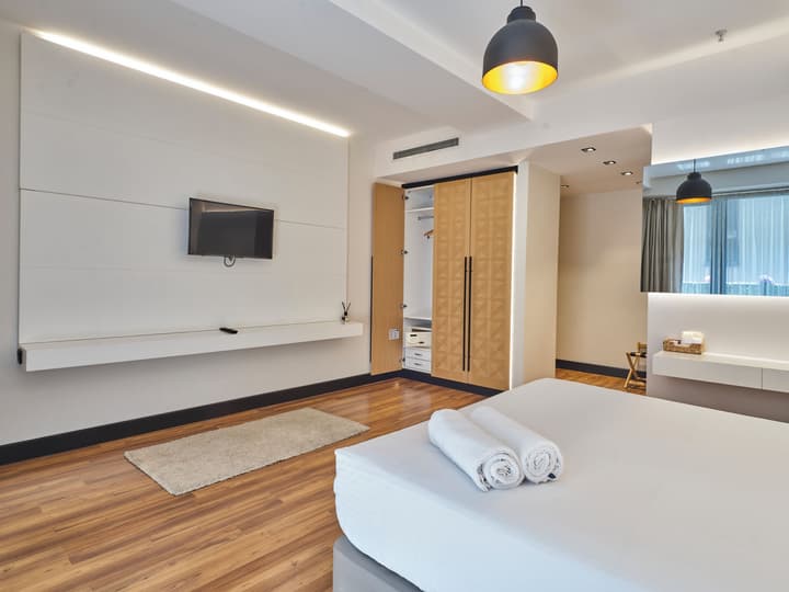 Four-G Hotel