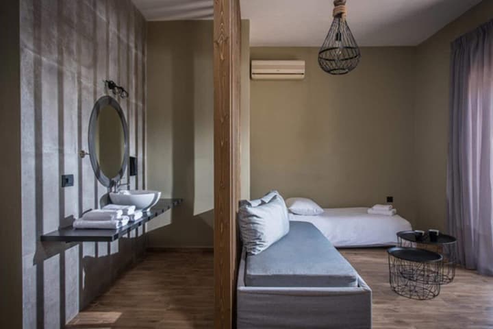 Petousis Hotel & Suites