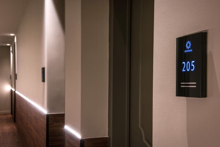 Petousis Hotel & Suites