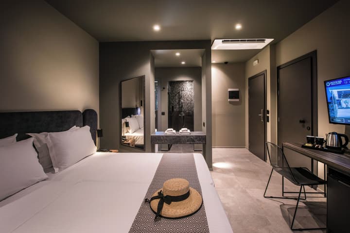 Petousis Hotel & Suites