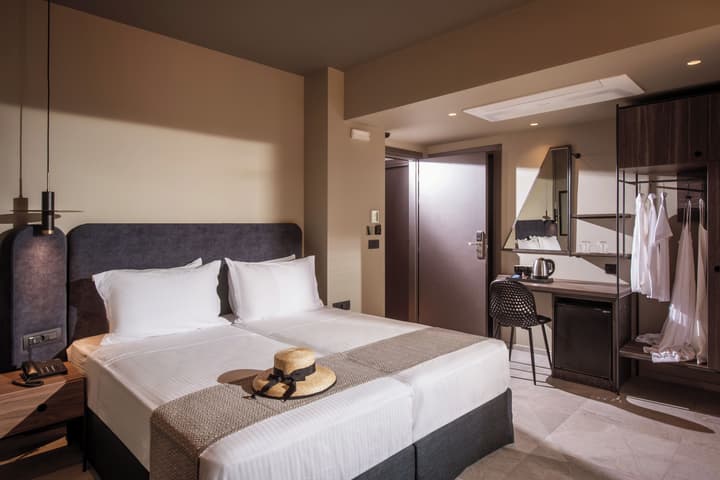 Petousis Hotel & Suites