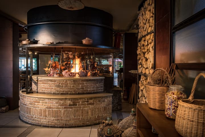 Petousis Hotel & Suites