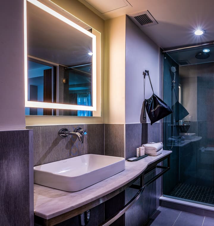 La Quinta Inn & Suites by Wyndham Times Square South
