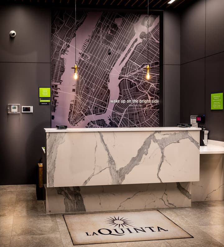 La Quinta Inn & Suites by Wyndham Times Square South