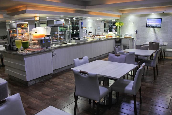 Aj Hotel