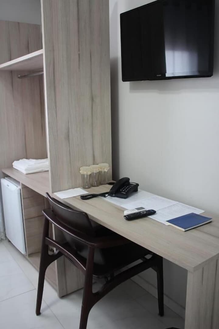 Aj Hotel