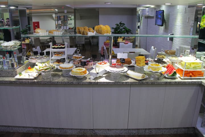 Aj Hotel