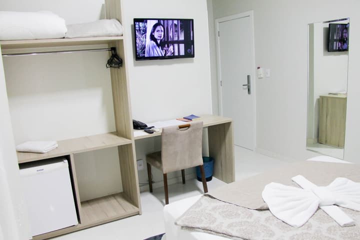 Aj Hotel