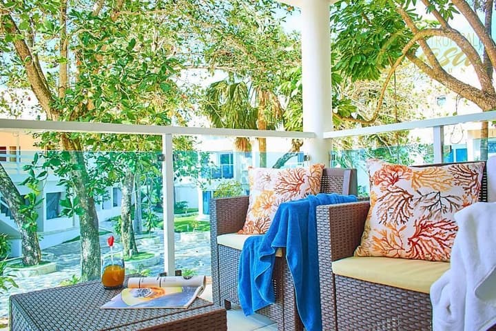 Tropical Casa Laguna