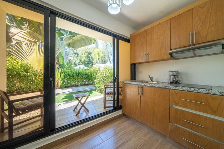 Tropical Casa Laguna