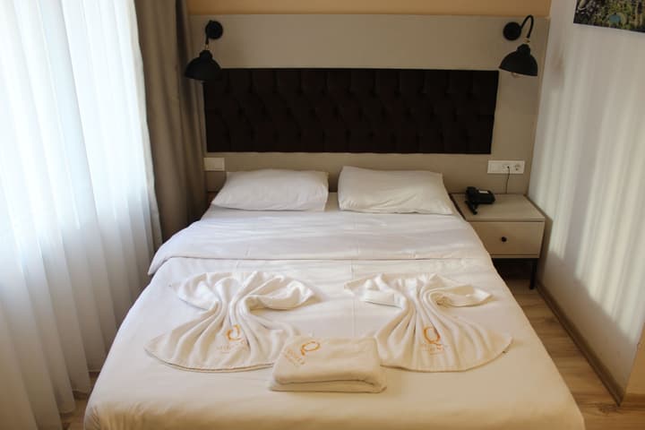 The Lola Hotel