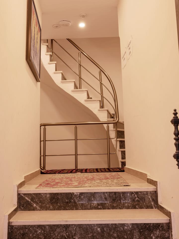 The Lola Hotel
