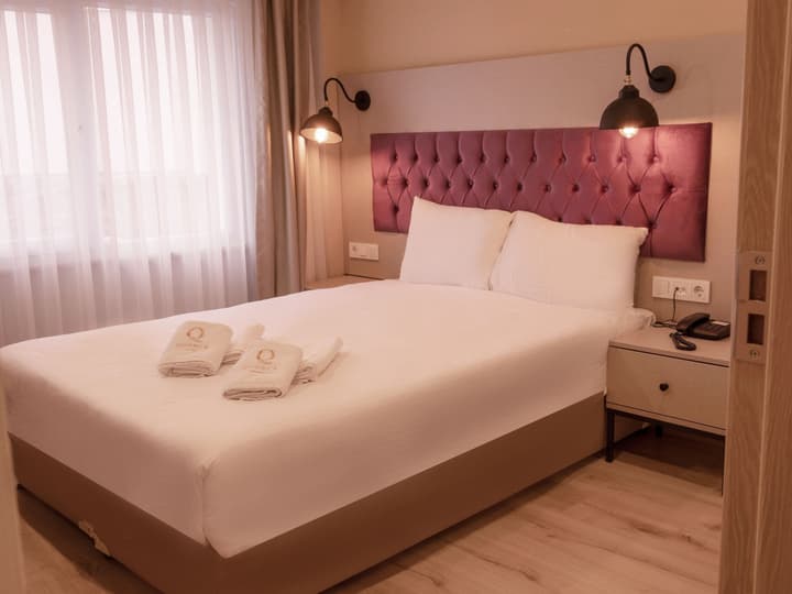 The Lola Hotel