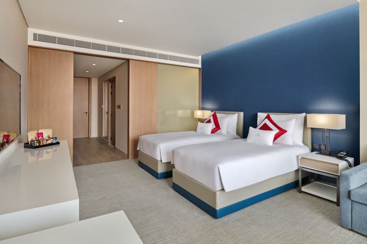 JA Lake View Hotel, Dubai