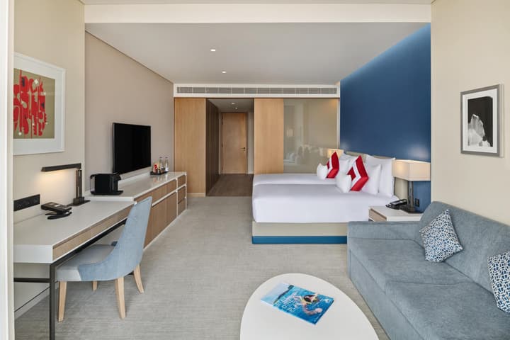 JA Lake View Hotel, Dubai
