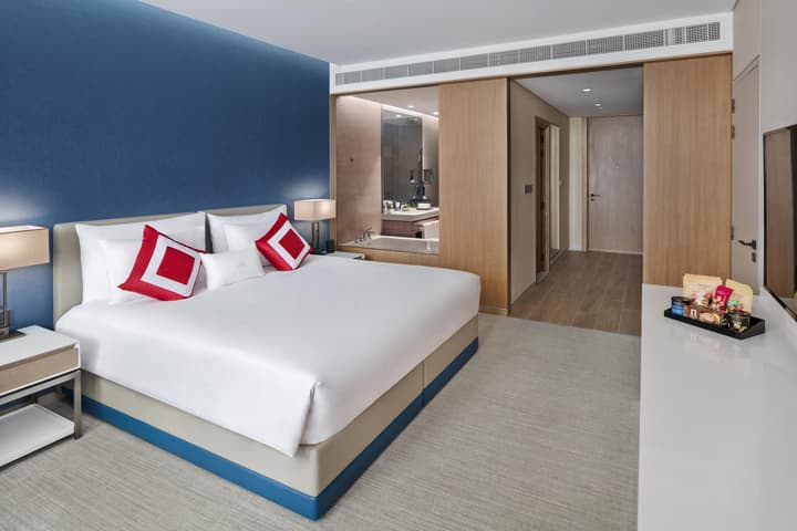 JA Lake View Hotel, Dubai