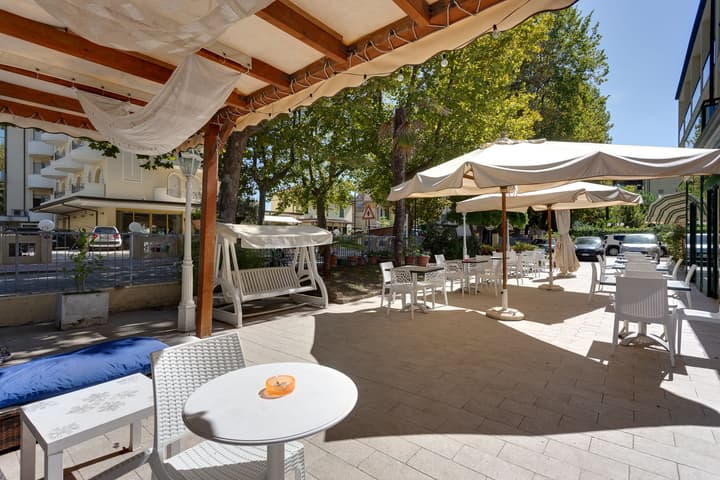 Gadames Hotel - Lunch on the Beach