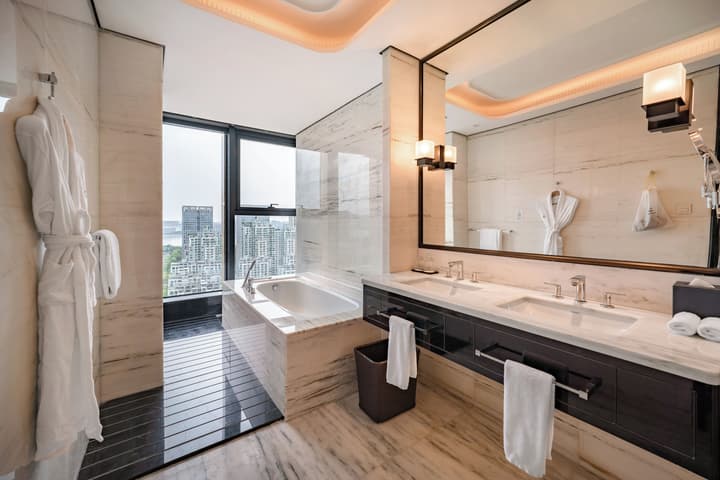 voco Hangzhou Binjiang Minghao by IHG
