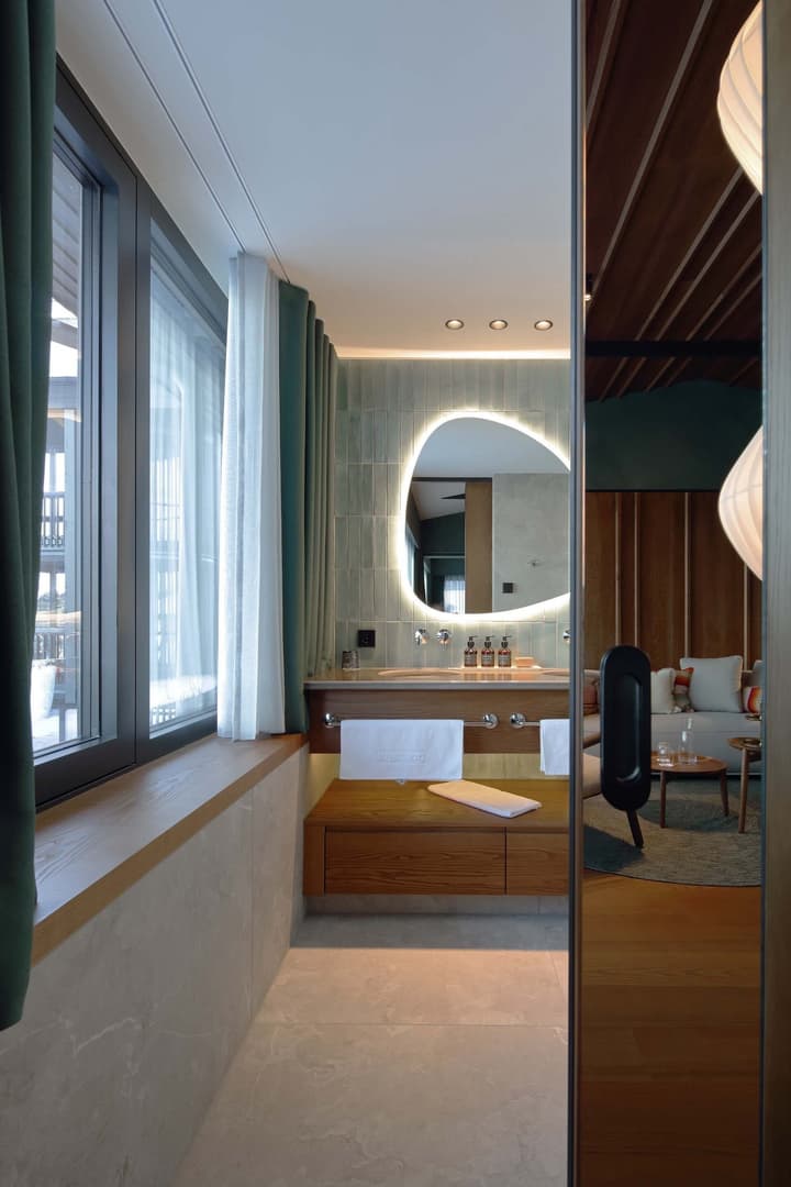 New Hotel Kristberg in Lech with Spa, outdoor pool and panoramic view