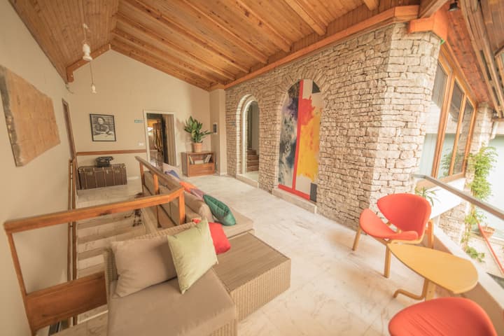 Mosaic Home - Hostel
