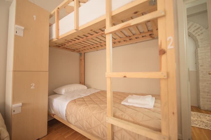 Mosaic Home - Hostel