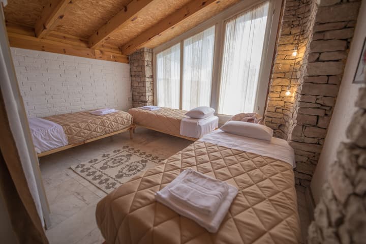 Mosaic Home - Hostel
