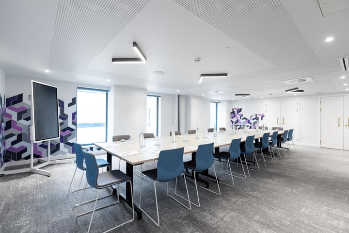 YOTEL Edinburgh, Select by Hilton