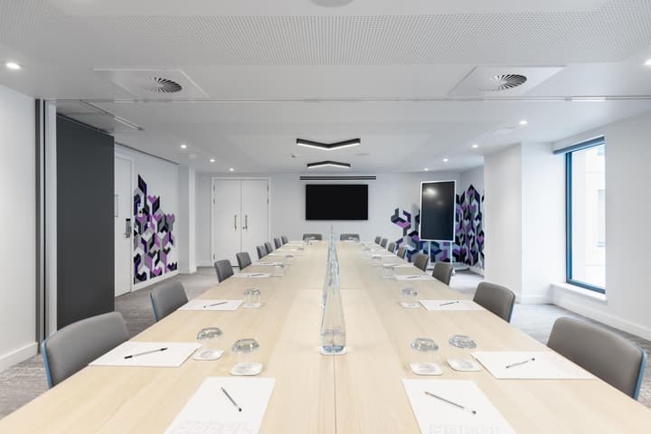 YOTEL Edinburgh, Select by Hilton