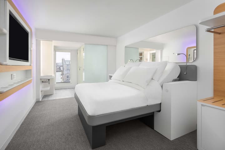 YOTEL Edinburgh, Select by Hilton