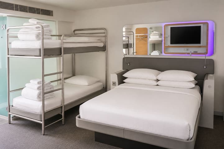 YOTEL Edinburgh, Select by Hilton
