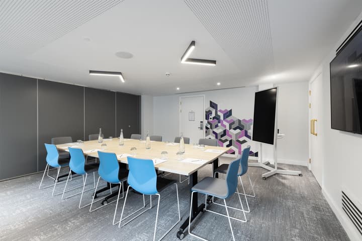 YOTEL Edinburgh, Select by Hilton
