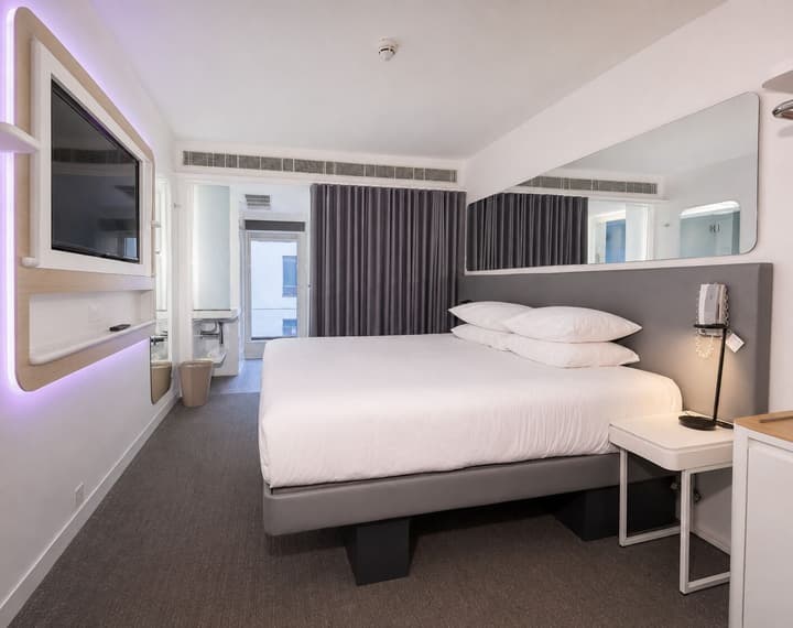 YOTEL Edinburgh, Select by Hilton