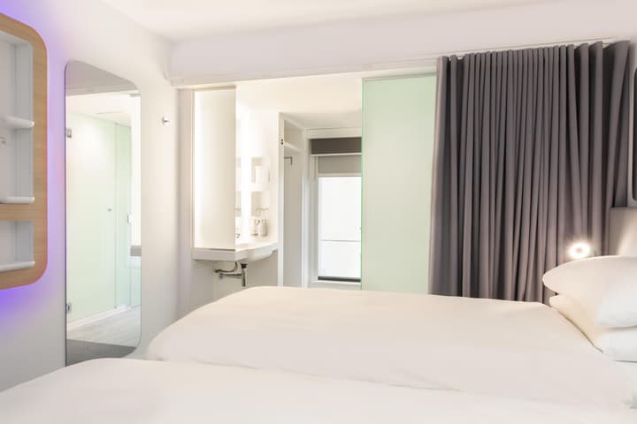 YOTEL Edinburgh, Select by Hilton