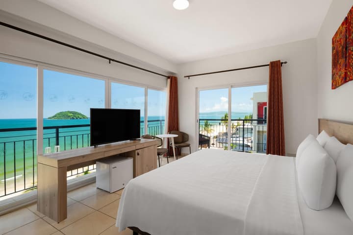 Decameron Isla Coral Guayabitos Ramada All Inclusive Resort