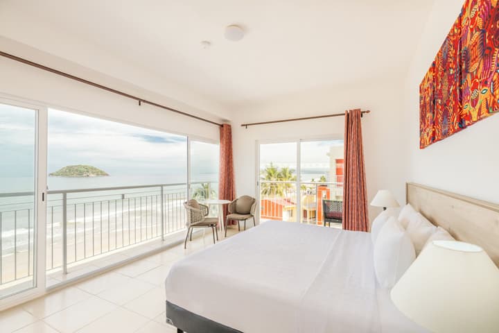 Decameron Isla Coral Guayabitos Ramada All Inclusive Resort