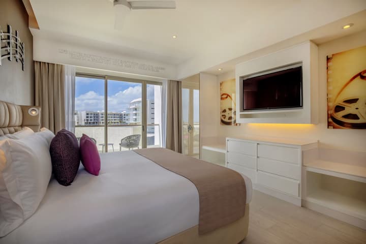 Planet Hollywood Cancun by Royalton, An Autograph Collection All-Inclusive Resort