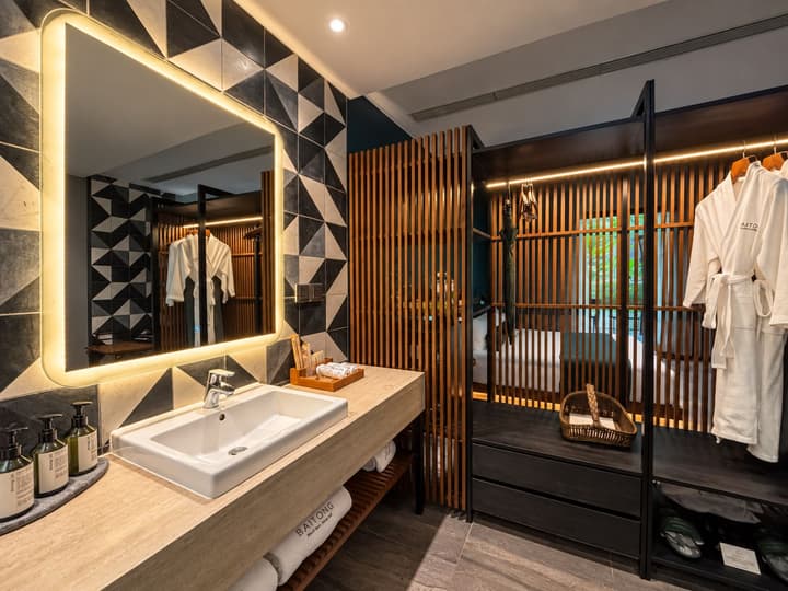 Baitong Hotel & Resort